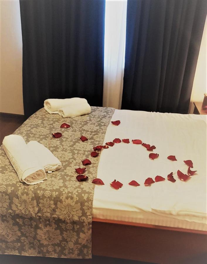 Hotel Aristocrat Tbilisi Esterno foto